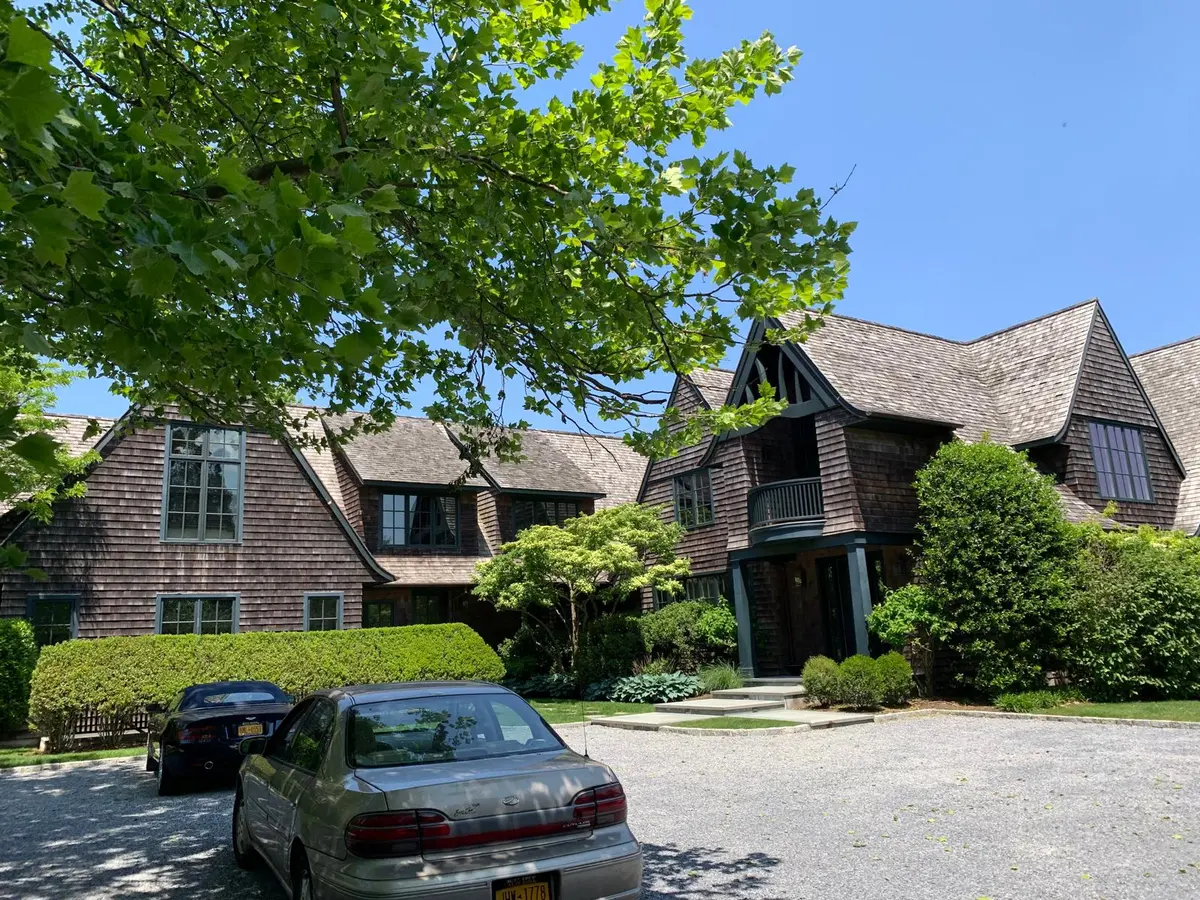 Painting contractor residential work in Bridgehampton, NY